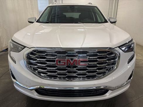 Used 2020 GMC Terrain Denali w/ Denali Premium Package AWD/4WD image 2
