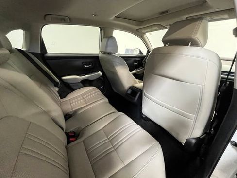 Used 2023 Honda HR-V EX-L image 12