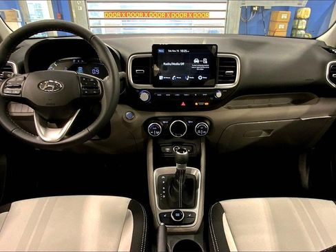 New 2026 Hyundai Venue SEL image 7