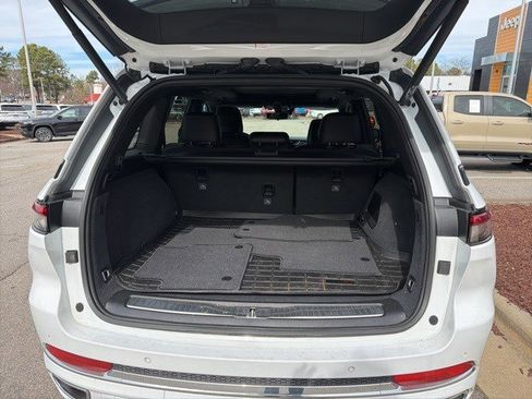 Used 2023 Jeep Grand Cherokee Overland w/ Advanced Protech Group III image 4