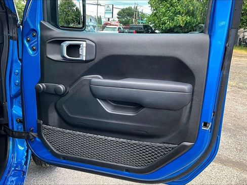Used 2024 Jeep Wrangler Sport AWD/4WD image 23