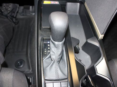 Used 2025 Toyota Camry LE AWD/4WD image 25