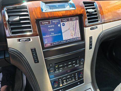 Used 2014 Cadillac Escalade Platinum AWD/4WD image 20