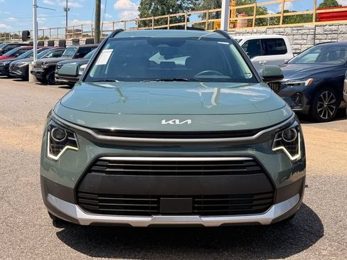 Certified 2023 Kia Niro EX FWD image 8