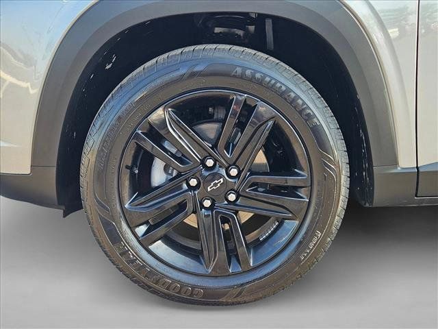 Used 2025 Chevrolet Trax ACTIV w/ Driver Confidence Package FWD image 23