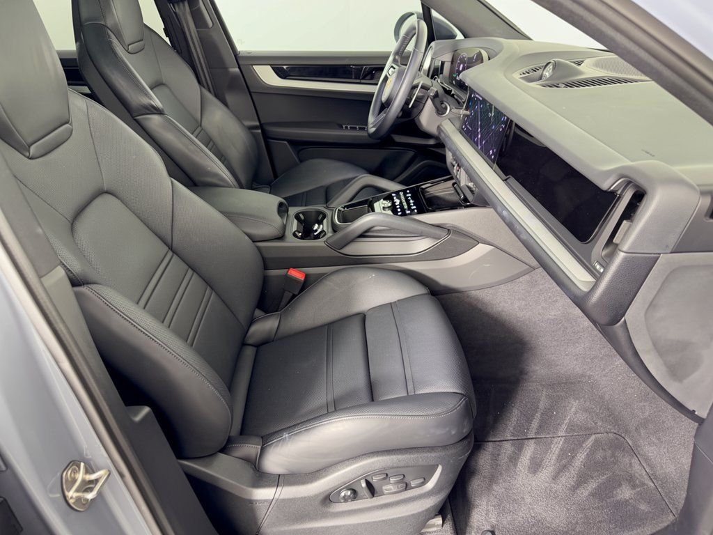 Certified 2024 Porsche Cayenne S AWD/4WD image 30