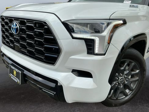 Used 2023 Toyota Sequoia Platinum image 9