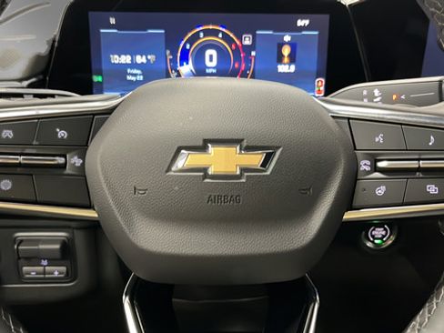 Used 2025 Chevrolet Tahoe High Country AWD/4WD image 16
