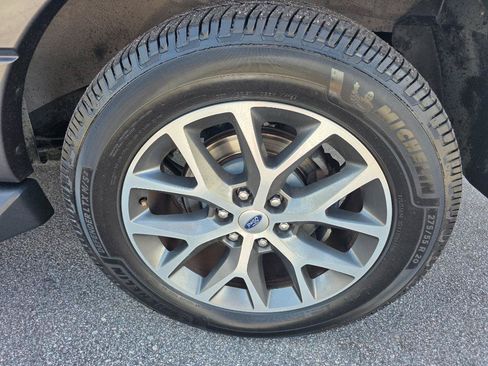 Used 2016 Ford Expedition EL XLT w/ Equipment Group 202A RWD image 19