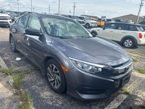 Used 2018 Honda Civic EX image 1