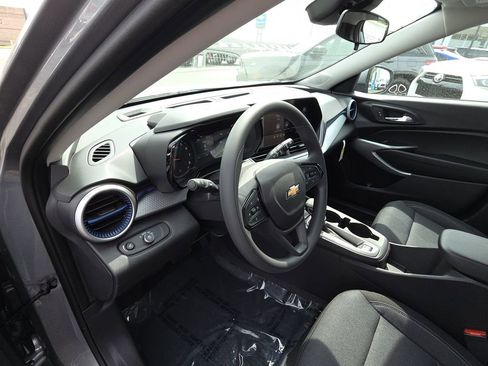 New 2026 Chevrolet Trax LS w/ LS Convenience Package FWD image 14