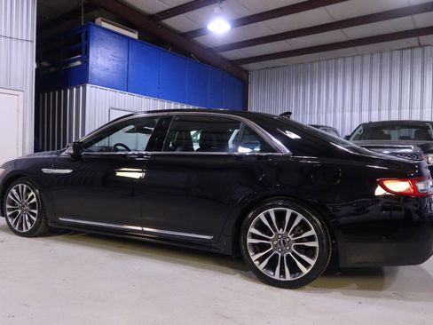 Used 2018 Lincoln Continental Reserve image 2