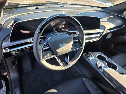 New 2026 Cadillac Lyriq Luxury image 18