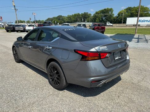Used 2022 Nissan Altima 2.5 SV w/ SV Premium Package AWD/4WD image 3