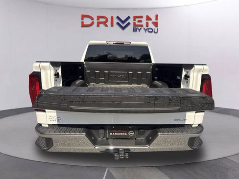 Used 2025 GMC Sierra 1500 SLT RWD image 27