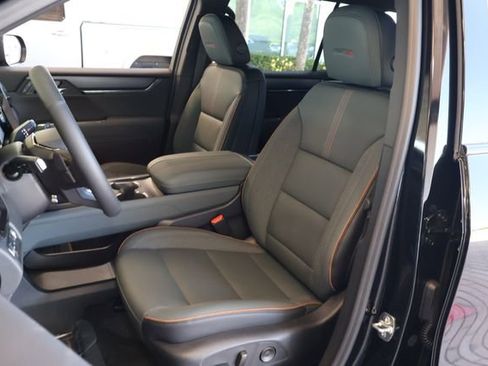 New 2026 GMC Acadia AT4 w/ Luxury Package AWD/4WD image 15