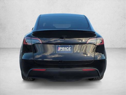 Used 2024 Tesla Model Y Long Range image 7