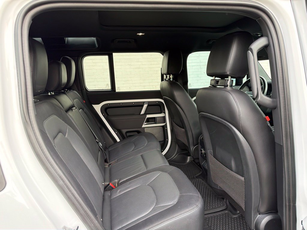 Used 2023 Land Rover Defender 110 X-Dynamic SE AWD/4WD image 10