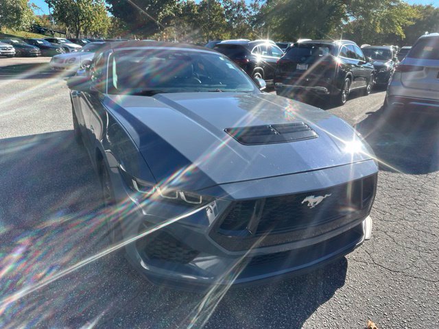 Used 2024 Ford Mustang GT Premium w/ GT Performance Package RWD image 3