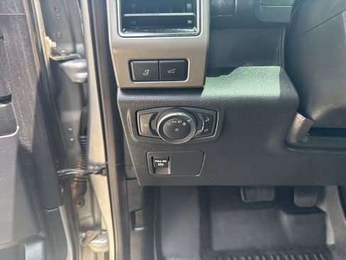 Used 2020 Ford Expedition XLT w/ Equipment Group 202A RWD image 13