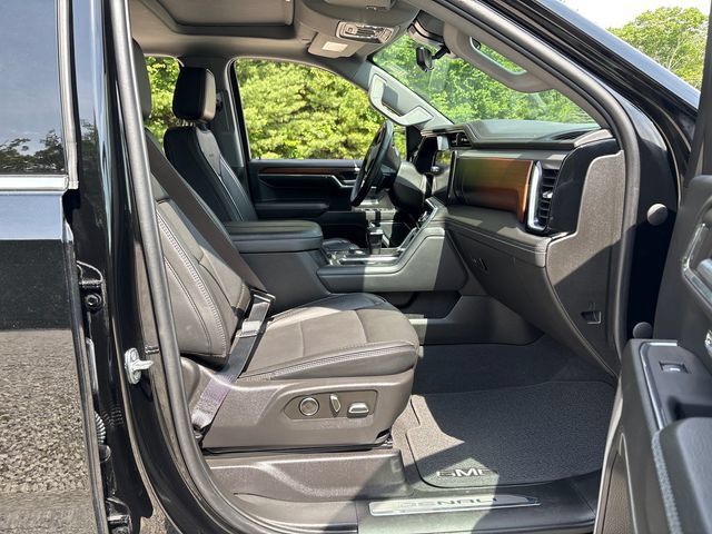 Used 2024 GMC Sierra 1500 Denali w/ Denali Reserve Package AWD/4WD image 16
