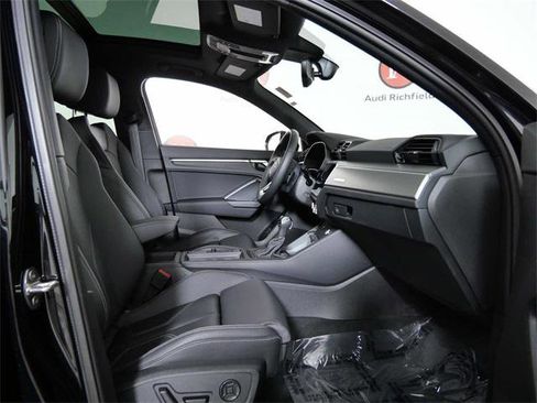 Certified 2025 Audi Q3 2.0T Premium w/ Convenience Package image 11