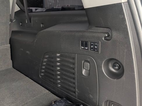 Used 2019 Chevrolet Suburban Premier AWD/4WD image 26