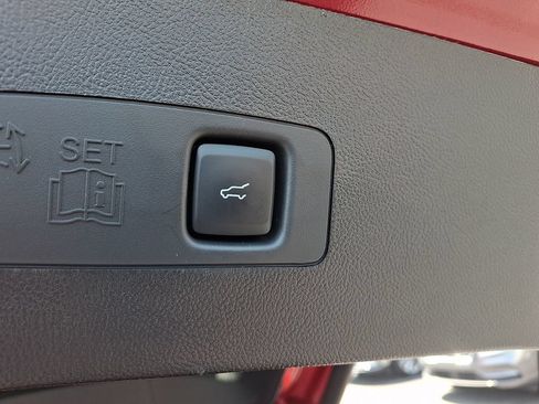 Certified 2025 Lincoln Corsair AWD image 29