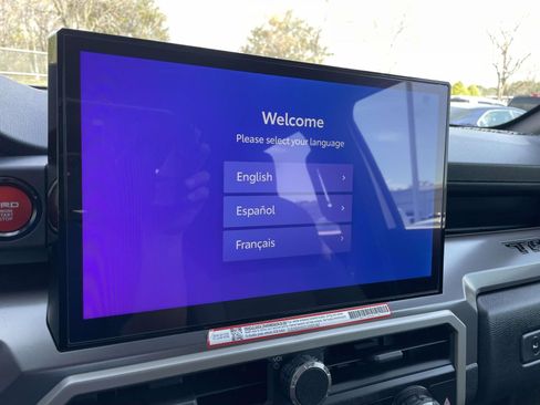 Used 2025 Toyota Tacoma TRD Sport image 31