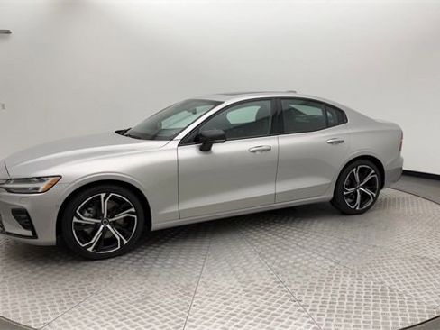 Certified 2024 Volvo S60 B5 Ultimate image 6