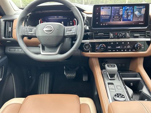 New 2026 Nissan Pathfinder Platinum AWD/4WD image 23