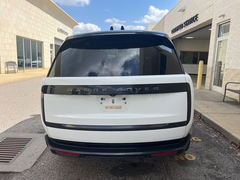 Used 2025 Land Rover Range Rover SE image 5