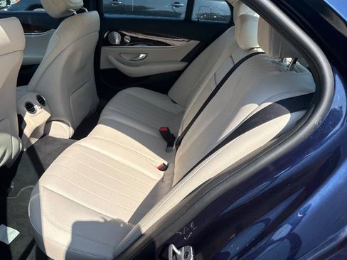 Used 2020 Mercedes-Benz E 350 4MATIC Sedan image 7