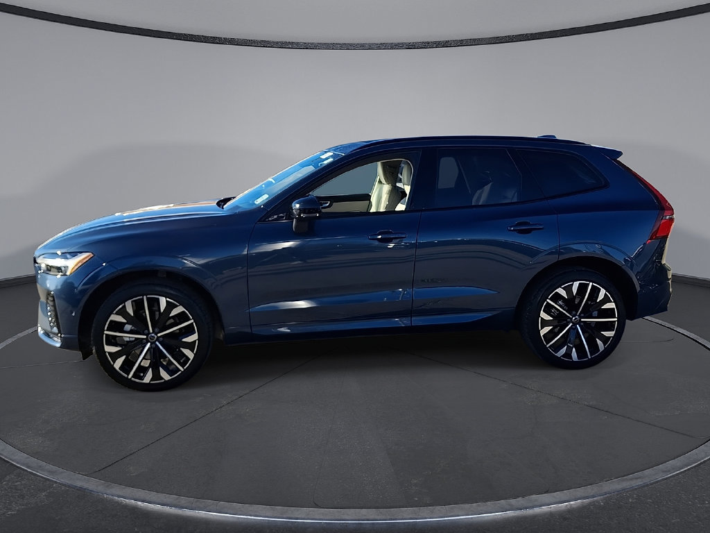 Certified 2026 Volvo XC60 B5 Ultra AWD/4WD image 2