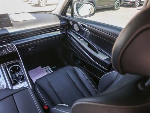 Used 2024 Genesis GV80 3.5T w/ Advanced Package image 33