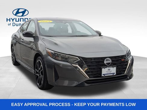 Used 2025 Nissan Sentra SR image 3