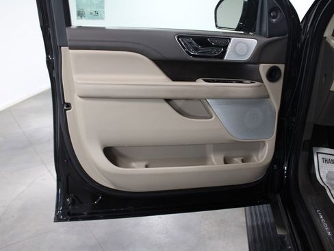 Used 2023 Lincoln Navigator Reserve image 27