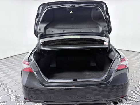 Used 2023 Toyota Camry SE image 7