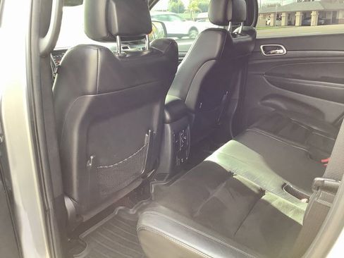 Used 2018 Jeep Grand Cherokee Altitude image 23