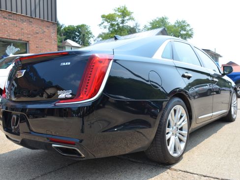 Used 2018 Cadillac XTS Luxury AWD/4WD image 4