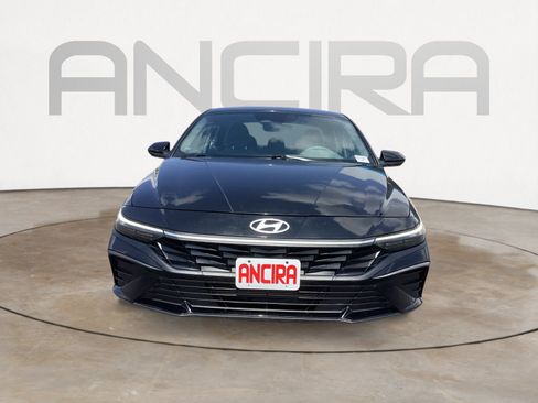 Used 2024 Hyundai Elantra SEL FWD image 8