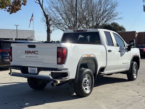Used 2024 GMC Sierra 2500 Pro w/ Convenience Package image 3