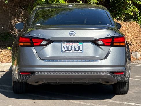Used 2022 Nissan Altima 2.5 SV FWD image 5