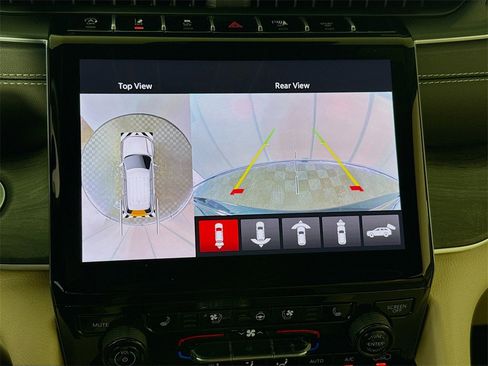 New 2025 Jeep Grand Cherokee Limited w/ Luxury Tech Group II image 14