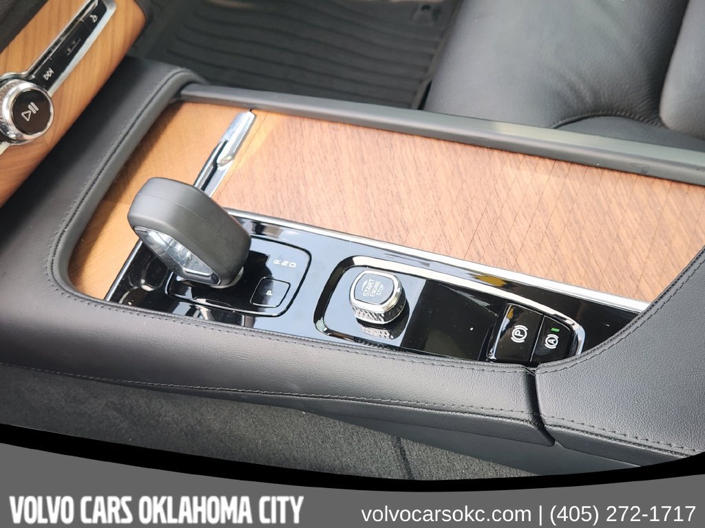Certified 2024 Volvo XC90 B6 Plus w/ Protection Package Premier AWD/4WD image 16