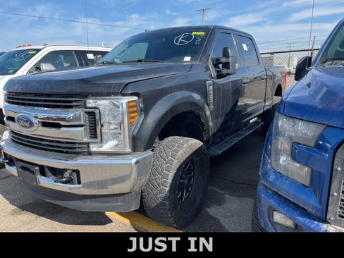 Used 2019 Ford F250 XLT w/ FX4 Off-Road Package image 1