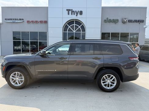 Used 2025 Jeep Grand Cherokee L Laredo w/ Luxury Tech Group I AWD/4WD image 32