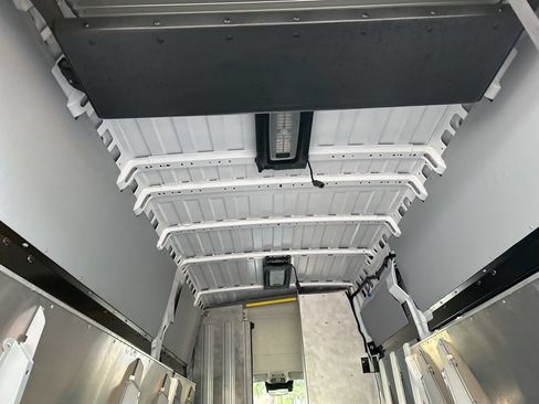 Used 2024 RAM ProMaster 3500 w/ Delivery Van Package FWD image 30