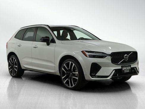 Used 2023 Volvo XC60 B6 Ultimate w/ Climate Package image 7