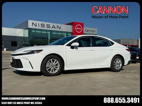 Used 2025 Toyota Camry LE FWD image 1